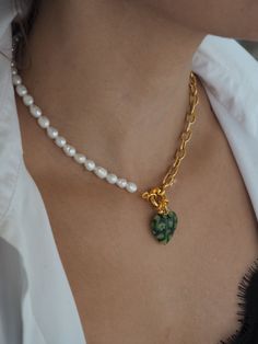 Freshwater gold chunky necklace Length is 40cm/16'' but you can choose other length from the drop down menu This necklace made half from freshwater pearl Gold chain and the other half from gold lik chain In the middle of this hangs one green millefiori heart It is incredibly elegant jewelry , that you can wearing it non stop with all of your outfits. Also it is a perfect long distance gift for her to express your love. How to wear : With white Shirt V neck * Please note that product colour may v Chunky Heart Pendant Jewelry Gift, Trendy Pearl Chain Necklace For Valentine's Day, Chunky Heart Pendant Necklace As Gift, Trendy Heart-shaped Pearl Chain Necklace, Trendy Heart Pendant Necklace With Chunky Chain, Chunky Heart Pendant Necklace For Valentine's Day, Trendy Pearl Charm Chain Necklace Gift, Chunky Heart-shaped Gold Necklace, Trendy Chunky Chain Necklace For Valentine's Day