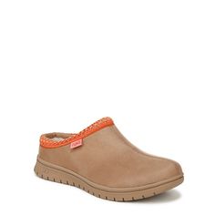 So soft and cozy, this lightweight and sporty clog slip on with cozy faux fur is made for lounging. Walking Everyday, Mule Flats, Trending Flats, Mary Jane Ballet Flats, Clog Slippers, Slip On Mules, Womens Mules, Round Toe Heels, Womens Clogs