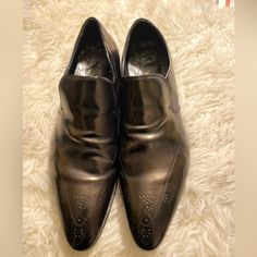 Authentic Prada Mens Leather Loafers Semi Pointed Toe Scroll Pattern On Toe And Heel Great Preowned Condition Light Creasing On Top Light Wear To Sole 1112 Luxury Formal Wingtip Slip-ons, Designer Slip-on Dress Shoes For Formal Occasions, Formal Slip-ons With Brogue Detailing And Pointed Toe, Designer Formal Slip-ons With Rubber Sole, Designer Formal Slip-ons, Designer Wingtip Loafers For Formal Occasions, Designer Cap Toe Formal Loafers, Elegant Wingtip Slip-ons For Formal Occasions, Elegant Formal Wingtip Slip-ons