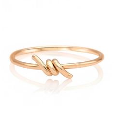 Solid Gold Barb Wire Twist Ring. Super dainty yet fierce. 14k gold stackable 1.8 mm wide band This item is made to order in NYC. Please allow 11 days for production. If you need a quarter size (ex: 5.25 or 5.75 etc.), send us a note when you check out. Barbed Wire Ring, Twisted Wire Rings, Gold Wire Ring, Barb Wire, Jewelry Making Business, Rope Jewelry, Solid Gold Band, Wire Ring, Barbed Wire