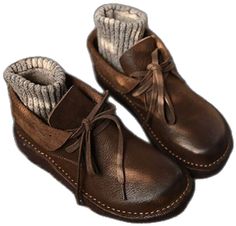 Coffee Sizes, Best Walking Shoes, Retro Shoes, Casual Flats, Clarks Shoes, Walking Shoes, Cow Leather, Leather Heels, Soft Leather