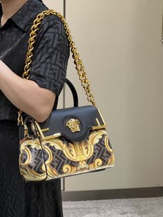 Size: Standard Size It comes with Dust box, Care manual, Tag, and Paper bag. Modern Clothing, Versace Bags, Luxury Purses, Rose Gold Hardware, Handbag Black, Unique Bags, Toiletry Bags, Exclusive Bag, Hand Bags