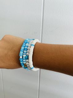 Blue and White Beaded Bracelets Set. Gives off total BEACH VIBES!! White Beaded Bracelets, Wrist Accessories, Bracelets Set, Sewing Art, Beach Vibes, Learn To Sew, Beach Vibe, Clay Beads, Bracelet Set