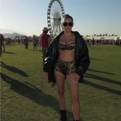 This Dolce And Gabbana Set Is Super Cute For A Festival Or Anything Your Heart May Desire! Festival Two Piece Set, Alt Coachella Outfits, Leopard Print Festival Outfit, Couple Coachella Outfits, Jersey Rave Outfit, Countdown Outfit Rave, Black Coachella Outfit, Look Festival Rock, Lady Gaga Concert Outfit