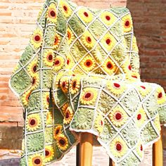 Sunflower Field Dream Blanket Sunflower Crochet Blanket, King Bed Blanket, Sunflower Making, Knitted Sunflower, Room Decor Y2k, Handmade Sunflower, Sunflower Crochet, Yellow Petals, Kids Mittens