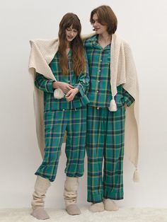 Composition : Cotton twill flannel dyed checkered cotton / 100% cottonColor : GREENCountry of Origin : Republic of Korea Flannel Pajamas Aesthetic, Pajamas Aesthetic, Pajama Pattern, Green Flannel, Flannel Pajamas, Sleepwear Sets, Lingerie Sleepwear, Cotton Twill, Pajama Set