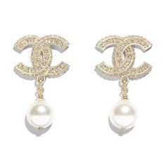 Chanel Rev Gold Resin Crystal Pearl White Cc Logo Statement Stud Drop Earrings ********** Chanel ********** Brand: Chanel Size: (1.5 Long X 0.75 Wide) Name: Crystal Color: Gold, Pearly White & Crystal Style: Stud Earrings Season: Rev Style#: A86506 Y09902 Z2953 Material: Metal Screw Back, Pierced Gold Metal Material Cc Crystal Stud Earrings With Pearl Drops Crystal Details Sold Out Worldwide, Runway, Extremely Rare Brand New In Box, With Tags And Dust Bag, Full Set 100% Authentic Or Your Money B Chanel Pearl Earrings, Earrings Chanel, Crystal Pearl Earrings, Chanel Pearls, Luxury Earrings, Chanel Earrings, Chanel Jewelry, Earrings In Gold, Crystal Stud Earrings