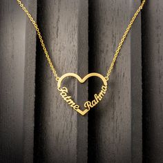 ZUDO-custom-heart-with-names-on-the-sides- Couple Name Locket Design Gold, Name Pendent Designs, Gold Ornaments Design, Necklace Name Design, Mugappu Chain, Snake Ring Gold, Locket Design, Fancy Jewellery Designs, Jewelry Set Design