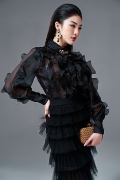 Vampire Fashion, Organza Blouse, Mean Blvd, Match Colors, Trendy Fashion Tops, Ruffles Fashion, All Black Everything, Model Fashion, Fancy Outfits