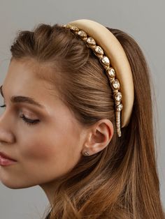 Basic headband is wrapped with a delicate satin ribbon to the touch will make your image incomparably radiant. Wearing it is incredibly pleasant and comfortable due to the smooth satin ribbon and the thin bezel, which fits snugly to the head and guarantees a luxurious look throughout the day. Wear it separately, or combine it with another headband to create a more refined and bright image. Size:Width - 3 cmLength - 41 cm Color: Gold Materials:We pay special attention to the selection of material Rose Gold Headband, Rebecca Black, Headband Women, Gold Headband, Black Headband, Old Money Style, Hair Clothes, Wedding Headband, Embroidery Jewelry