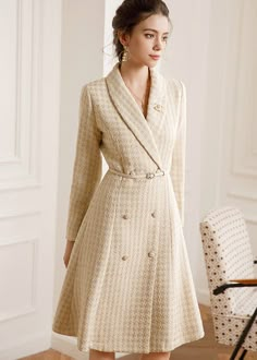 tweed coat Women Coat Outfit, Elegant Coats, Luxury Dresses, Classy Work Outfits, Elegant Dresses For Women, Belted Coat, Tweed Dress, Coat Design, Classy Dress