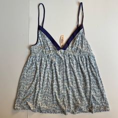 Victorias Secret Camisole Top Size Large Nwt Blue Geometric Print V-Neck Brand New Navy Trim Adjustable Straps Measurements In Pictures Navy Color, Geometric Print, Women's Intimates, Camisole Top, Adjustable Straps, Blue White, Victoria's Secret, Cute Outfits, Slip On