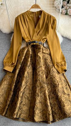 Fashion ,senior sense , light luxury dress, temperament long sleeve dress,V-neck fold waist dress, A-line jacquard dressMaterial:blendedStyle:vintageColor:as pictureFeatures:jacquardSize:(cm):M,L,XL,2XL1inch=2.54cm,1cm=0.39inchM length 110 sleeves length 54 bust 88 waist 64&ltp&gtL length 111 sleeve length 55 bust 92 waist 68&lt/p&gt&ltbr/&gt&ltp&gtXL length 112 sleeves length 56 bust 96 waist 82&lt/p&gt&ltbr/&gt&ltp&gt2XL length 113 sleeve length 57 bust 100 waist 86&lt/p&gt&ltbr/&gt&ltp&gtNote:Due to different measurement methods,there will be 1-3 error(unite:cm), please understand.&lt/p&gt&ltbr/&gt Brown Gold Dress, Chic Long Sleeve V-neck Dress For Formal Occasions, Chic Long Sleeve V-neck Dress For Formal Events, Elegant Pleated V-neck Midi Dress, Fall A-line Midi Dress For Dinner, Elegant V-neck Midi Dress For Fall, Spring V-neck Midi Dress For Dinner, Elegant Midi Dress With Surplice Neckline For Dinner, Elegant V-neck Dress With Surplice Neckline For Dinner