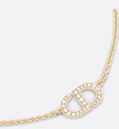 Luxury Diamond Necklace With Adjustable Chain, Cd Necklace, Dior Necklace, Luxury Necklace, Classy Jewelry, Jewelry Essentials, Jewelry Lookbook, Gold Band Ring, Stacked Jewelry