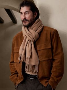 May your winter holiday be a cozy retreat with this luxurious cashmere scarf for a decadent soft feeling on the skin all season long.  Length: 77" (195. 5cm) Width: 14" (35. 5cm) Camel Scarf Outfit, Men Scarf Style, Long Scarf Outfit, Earth Tones Outfit, Scarf Outfit Men, Mens Scarf Fashion, Maroon Aesthetic, Scarf Outfit Winter, Winter Scarf Fashion