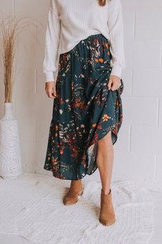 Skirt Floral, Diy Couture, Pink Skirt, Tiered Skirt, Teal Green, Modest Outfits, Outfits Casuales, Skirt Outfits