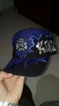 Custom Fitted Hats, Hat Aesthetic, Nba Hats, Bandana Design, Street Style Outfits Men, Sacramento Kings, Cozy Scarf, Vintage Cap, Cute Outfits For School