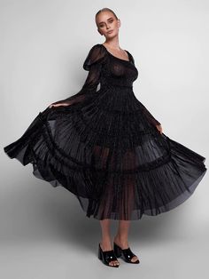 Siyah Lolita Uzun Elbise | Zafer Bağlantısı Black Chiffon Maxi Dress For Party, Glamorous Black Maxi Dress For Gala, Glamorous Black Maxi Evening Dress, Gala Floor-length Maxi Dress, Glamorous Black Floor-length Dress, Black Ruffled Maxi Dress For Gala, Black Maxi Gown For Night Out, Black Maxi Evening Dress With Ruffles, Chic Black Maxi Length Gown