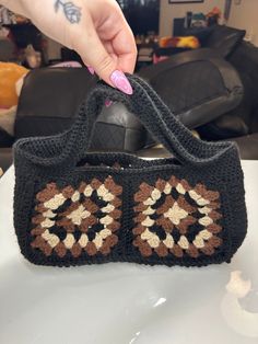 Super cute small crochet handbag Cute Small Crochet, Crochet Handbag, Small Crochet, Crochet Bags, Crochet Handbags, Crochet Bag, Vienna, Purses And Handbags, Shoulder Bags