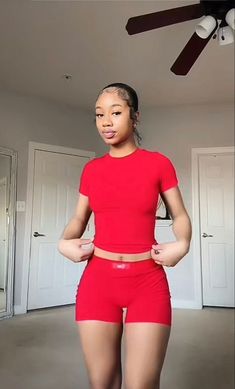 Skims Shorts Outfit Black Women, Skims Outfit, Cute Lazy Outfits, Cute Lazy Day Outfits, Lazy Outfits, Lazy Day Outfits, Chill Outfits, Cute Comfy Outfits