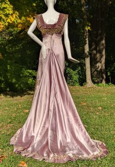 EDWARDIAN MAUVE PINK SILK SATIN EVENING DRESS W GOLD LAME LACE & LONG TRAIN | eBay Silk Ball Gown Evening Dress With Sweep Train, Pink Evening Gown With Long Train, Elegant Pink Evening Dress With Long Train, Silk Gown With Long Train, Victorian Evening Gown With Fitted Bodice, Victorian Gown With Fitted Bodice For Evening, Vintage Satin Evening Dress For Wedding, Silk Ball Gown With Sweep Train, Pink Formal Gown With Long Train