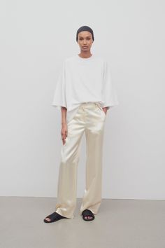 Encore Pant White in Viscose – The Row Towel Scarf, Satin Pants, Short Denim, Minimal Style, Mens Fall, Wool Pants, Minimal Fashion, Womens Fall, Skirt Pants