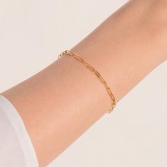 Small Paperclip Bracelet – Heart Made of Gold Figaro Bracelet, Paperclip Bracelet, Gold Bracelet Simple, Paperclip Necklace, Bracelet Heart, Silver Plated Jewelry, Girly Jewelry, Jewelry Business, Gold Plated Chains