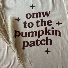 Fall T Shirt, Pumpkin Patch. Cream And Brown, All Sizes Available. This One Is Large. Fall Sweater Cricut, Western Fall Shirts, Fall Tshirt Ideas For Women, Fall Svg Shirts, Fall Tshirt Ideas, Fall Shirts Vinyl, Fall Family Activities, Cute Fall Shirts, Fall Market