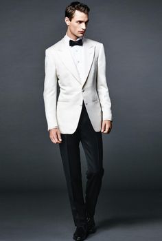 Tom Ford James Bond, Tom Ford Menswear, James Bond Suit, Modern Prom, Tom Ford Tuxedo, Bond Suits, Prom Styles, Mens Formalwear, Formal Fashion