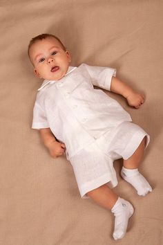 "Baby boy white linen outfit includes SET of 3 : - Shirt - Shorts - Bow tie Shorts come in elastic waist adjustable with buttons. You can order the appropriate size for your boy. Please find the size chart in the last image. It would be good if you could send the individual measurements - full height, waist and hip circumference. I will make this outfit exactly for your child according to the measurements. Please let me know - If you have a specific date when the suit needs to be ready. Standard Baby Boy White Shirt, White Linen Outfit, Baby Boy Linen, Baby Boy Baptism Outfit, White Linen Suit, Boy Baptism Outfit, Baby Boy Baptism, Bearer Outfit