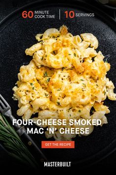 a plate with macaroni and cheese on it