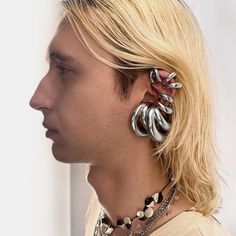 Avant Garde Jewelry, Futuristic Shoes, Spring 23, Pierced Jewelry, Queen B, Jewelry Design Necklace, Men Earrings, Single Earring