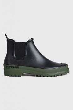 Chelsea Rainwalker Green/White | STUTTERHEIM US White Rain Boots, Bad Clothing, Navy Raincoat, Green Raincoat, Winter Capsule Wardrobe, Trainer Boots, Raincoats For Women, Unisex Shoes, Chelsea Boot