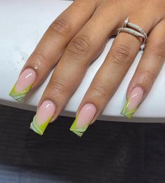 Illusion Nails Acrylics, Finger Tattoo Black Women, Sneaky Reaction Pic, Short Nails Black Women, Summer Nails Black Women, Acrylic Toe Nails, Fancy Nails Designs, Cute Nail, Work Nails