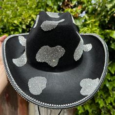 Cow Print Rhinestone Fringe Bride Cowboy Hat! Bride Cowgirl Hat Summer Vintage Cowboy Hat Rhinestone Cowgirl Hat Gift For Women Girl Western Hat,Rodeo Festival Coachella Available In Color Pink, White. Black. Size: One Size Fits Most Adults Up To 22 Inches In Size. The Circumference (Inside) Of The Cowgirl Hat Is Approx. 22 Inches. To Ensure The Proper Fit Measure Your Head With A Soft Tape. This Hat Fits Traditional Hat Sizes Of 6 7/8, 7, And 7 1/8. Material: Hard Felt The Rhinestone Fringe Bri Black Brimmed Hat With Rhinestones, Black Wide Brim Hat With Rhinestones, Party Hats With Rhinestones And Short Brim, Western Style Party Hats With Rhinestones, Brimmed Party Hats With Rhinestones, Decorated Cowboy Hats, Cowboy Hat Bride, Cow Print Cowgirl Hat, Black Cowgirl Outfit