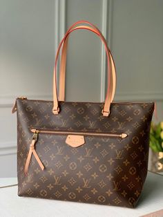 LV Lena MM Bag 34cm Monogram Canvas Fall/Winter Collection M42267 Bill Of Sale, Louis Vuitton Shirt, Fall Winter Collection, Bottega Veneta Shoulder Bag, Evening Clutch Bag, Sleeping Bag, Louis Vuitton Speedy Bag, Tote Backpack, Louis Vuitton Handbags