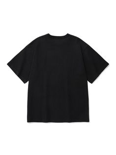 This is a comfortable and casual shirt that is made out of high quality cotton 100% fabric. With design detail of comfortable semi oversized silhouette and graphic print on the front chest, it gives a trendy and refined look.- Semi oversized silhouette- Round ribbed neckline- Logo print on the front chest