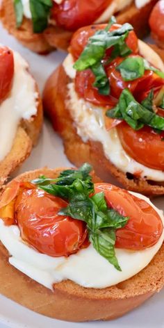 roasted tomatoes and fresh basil on ricotta bruschetta on a plate Whipped Ricotta Cheese, Ricotta Bruschetta, Healthy Low Calorie Snacks, Gluten Free Recipes Appetizers, Italian Appetizer, Holiday Entertaining Food, Toasted Baguette, Best Party Appetizers, Whipped Ricotta