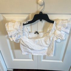 Size Small New With Tags!! Zara White Fitted Top, Trendy White Cropped Blouse, White Ruffled Crop Top Blouse, White Ruffled Crop Top For Vacation, Zara White Cropped Tops, White Cropped Zara Tops, White Fitted Summer Crop Top, White Cropped Top For Brunch, White Fitted Summer Blouse