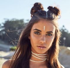 Coachella Party Outfit, Bohemian Makeup, Coachella Theme Party, Coachella Theme, White Eye Makeup, Coachella Makeup, Boho Makeup, Festival Makeup Rave, Coachella Party