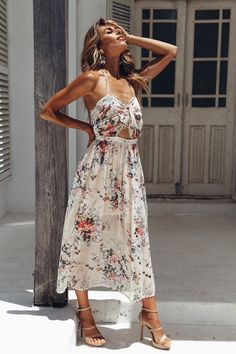 Fashion Blog Photography, Long Floral Maxi Dress, Bohemia Dress, Crochet Hooded Scarf, Essential Clothing, Maxi Dresses Online, Fashion Dresses For Women, Midi Dress Pink, Kimono Maxi Dress