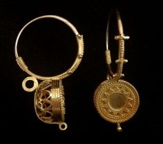 GIOIELLI DALBEN   Replication of Early Medieval Basket Gold Earring  http://www.1stdibs.com/jewelry/earrings/drop-earrings/ Italy Como, Basket Earrings, Byzantine Earrings, Gold Basket, Ancient Jewellery, Gold Jewellry, Bracelet Viking, Early Medieval, Historical Jewellery