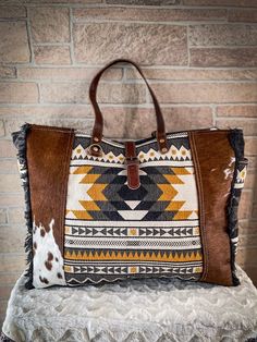 Myra Bags, Canvas Rug, Weekender Bags, Quick Getaway, Pattern Pictures, Weekend Plans, Western Home Decor, Slow Food, Weekend Vibes