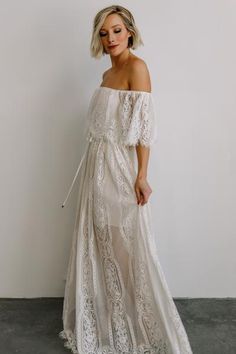 Lace Beach Dress, White Lace Maxi Dress, White Lace Maxi, Dress Weights, Off Shoulder Fashion, Romantic Lace, Engagement Dresses, Cream Dress, Lace White Dress