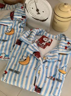 [Colors] Stripe Snoopy / Sleepy Snoopy / Red Snoopy [Size] ✔️M size Top Length: 26in/66cm Bust: 45in/116cm Pants length: 38in/98cm Waist: 26in-37in/66-94cm - Elastic Waist ✔️L size Top Length: 28in/78cm Bust: 51in/130cm Pants length: 40in/102cm Waist: 28in-42in/72-108cm [Fabric] Cotton / Poly [Washing] *It is recommended to hand wash using a neutral detergent. *Do not use hot water and dryers. *Please dry your clothes in a shade without sunlight. **Notice -Processing time : 2-3 days -Delivery usually takes about a week. (Please consider that the delivery may be delayed depending on the airport situation.) ✔️ Exchange & Refund Policy  If you want to cancel or exchange your order within 5 hours after placing an order, Then We are able to accept it But if you ask for it after 5 hours or reque Comfy Pajama Set, Snoopy Pjs, Sleepy Snoopy, Christmas Pajamas Aesthetic, Snoopy Clothes, Fuzzy Pajamas, Snoopy Items, Snoopy Pajamas, Snoopy Gifts