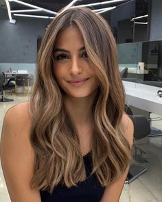 Hair Halo Extensions, Hair Extensions Halo, Balyage Long Hair, Light Brunette Hair, Hair Halo, Rambut Brunette, Hair Contouring, Halo Extensions, Brown Hair Looks