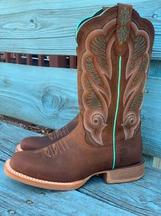 Durango Boots Womens Outfit, Western Riding Boots Womens, Cowgirl Boots Round Toe, Square Toe Cowgirl Boots, Western Boots For Women, Cowgirl Boots Square Toed, Cute Cowgirl Boots, Casual Country Outfits, Square Toe Western Boots