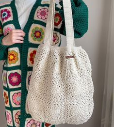 Bohemian Beige Bags For Shopping, Bohemian Beige Shopping Bags, Summer Beige Tote Shoulder Bag, Beige Summer Shoulder Bag For Shopping, Beige Bohemian Shoulder Bag For Shopping, Summer Square Satchel For Shopping, Bohemian Bags For Spring Shopping, Trendy Beige Handheld Hobo Bag, Trendy Beige Crochet Satchel Bag