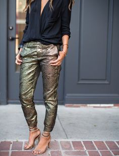 Gold Pants, Metallic Pants, Song Of Style, Business Outfit, Fashion Mode, Looks Style, Street Styles, Holiday Fashion, Holiday Outfits