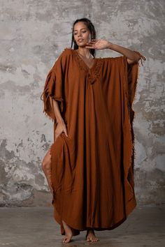 Puskul Kaftan Zhenabia, Image Bohemian Tunic Dress Relaxed Fit, Bohemian Relaxed Fit Tunic Dress, Bohemian V-neck Dress With Natural Dye, Brown V-neck Tunic For Summer, Bohemian Tunic Maxi Dress, Relaxed Fit Bohemian Tunic Maxi Dress, Bohemian Maxi Length Tunic With Relaxed Fit, Brown Linen Maxi Dress For The Beach, Spring Bohemian Beach Dress For Loungewear